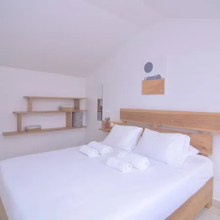 Holiday home Sunrise House- 4 Bedroom House With Amazing Sunrise Over The Sea 8 Guests