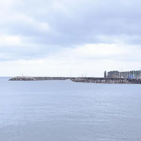 Nyaraló Sunrise House- 4 Bedroom House With Amazing Sunrise Over The Sea 8 Guests