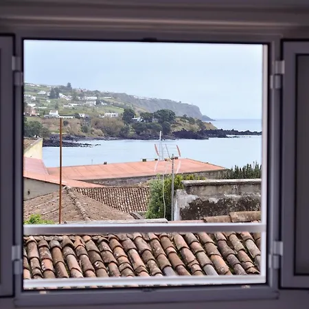 Sunrise House- 4 Bedroom House With Amazing Sunrise Over The Sea 8 Guests