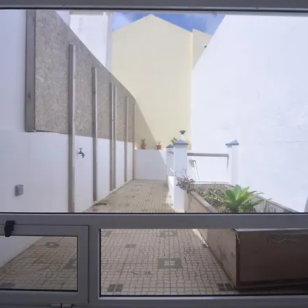 Sunrise House- 4 Bedroom House With Amazing Sunrise Over The Sea 8 Guests *